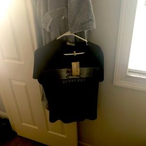 Womens Burberry tee shirt in black